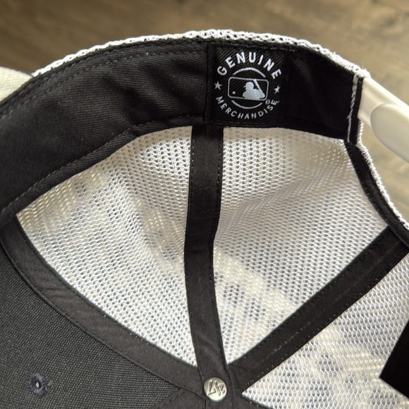 47 Navy/White Milwaukee Brewers Primary Logo Trucker Snapback Hat - Picture 9 of 13